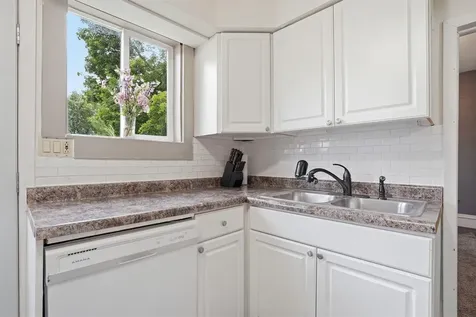 716 W 2nd Street Cedar Falls IA 50613