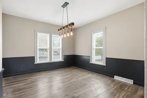 716 W 2nd Street Cedar Falls IA 50613