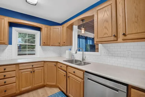 304 Columbia Circle Waterloo IA 50701