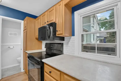 304 Columbia Circle Waterloo IA 50701