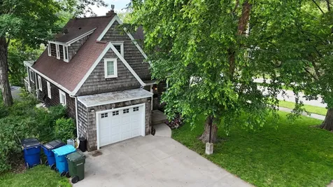 304 Columbia Circle Waterloo IA 50701