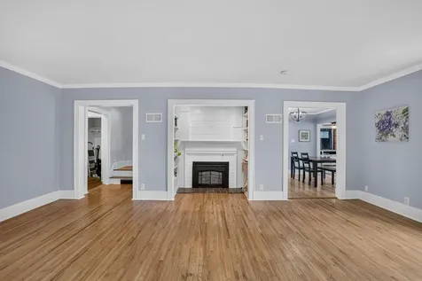 304 Columbia Circle Waterloo IA 50701