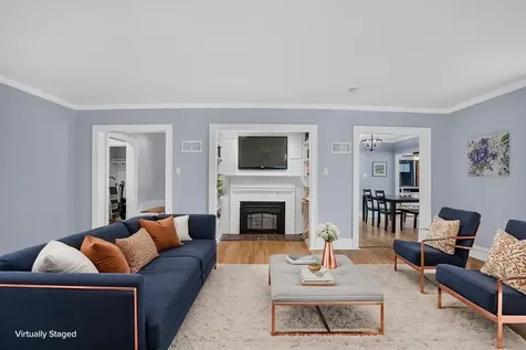 304 Columbia Circle Waterloo IA 50701