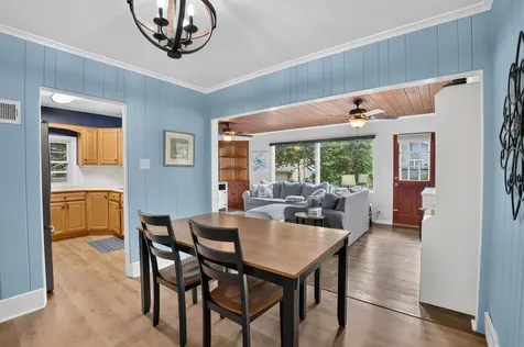 304 Columbia Circle Waterloo IA 50701