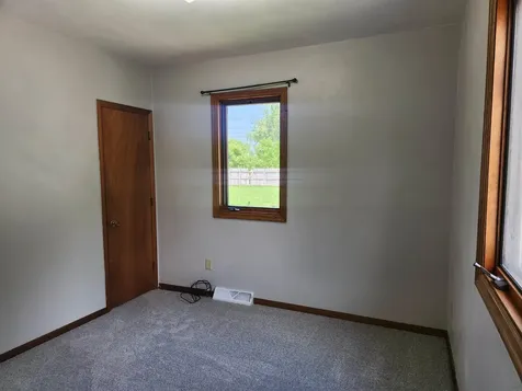 419 Charles Street Waterloo IA 50703