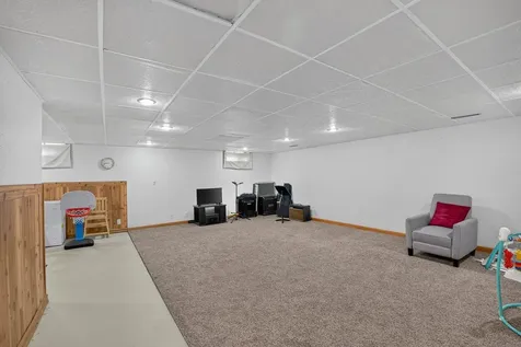 1638 Oriole Avenue Waterloo IA 50701