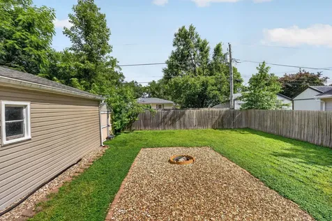 1638 Oriole Avenue Waterloo IA 50701
