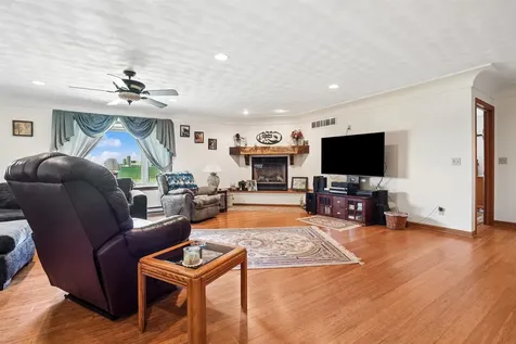 1952 330th Street Rowley IA 52329