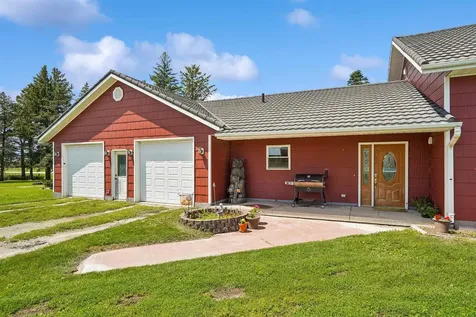 1952 330th Street Rowley IA 52329