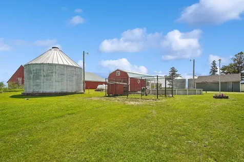 1952 330th Street Rowley IA 52329