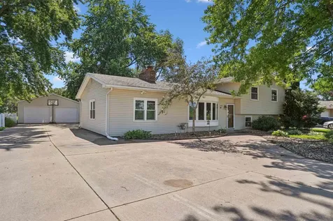 5809 Foulk Road Waterloo IA 50702