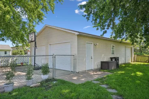 5809 Foulk Road Waterloo IA 50702