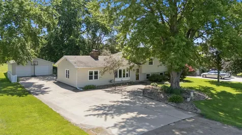 5809 Foulk Road Waterloo IA 50702