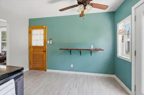 1223 Maxine Avenue Waterloo IA 50701