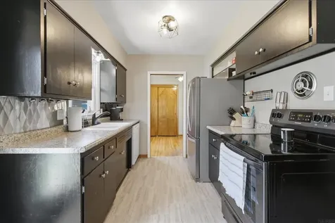 1223 Maxine Avenue Waterloo IA 50701