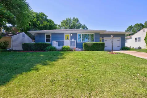 1306 W 6th Street Cedar Falls IA 50613