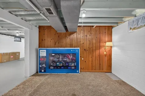 1306 W 6th Street Cedar Falls IA 50613