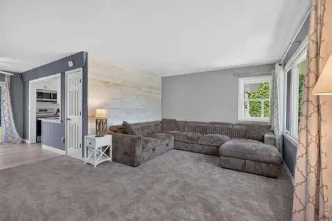 1306 W 6th Street Cedar Falls IA 50613