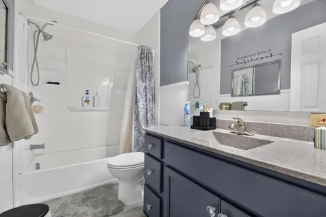 1306 W 6th Street Cedar Falls IA 50613