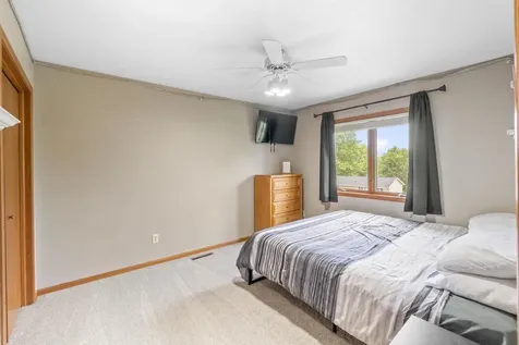 325 Alvarado Avenue Cedar Falls IA 50613