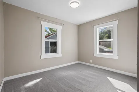 915 Leavitt Street Waterloo IA 50702