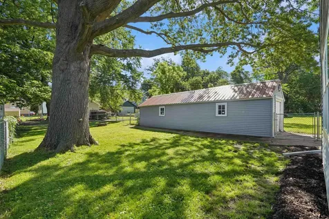 915 Leavitt Street Waterloo IA 50702