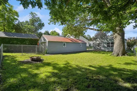 915 Leavitt Street Waterloo IA 50702