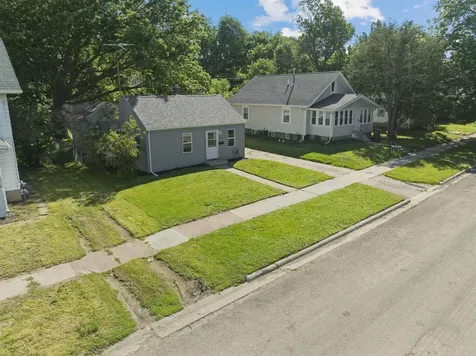 915 Leavitt Street Waterloo IA 50702