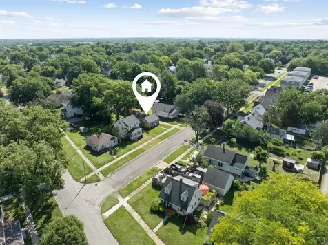 915 Leavitt Street Waterloo IA 50702