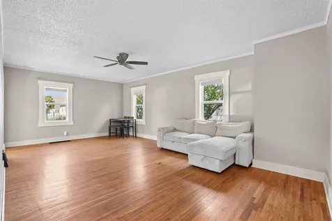 915 Leavitt Street Waterloo IA 50702