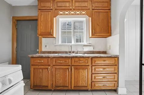 915 Leavitt Street Waterloo IA 50702