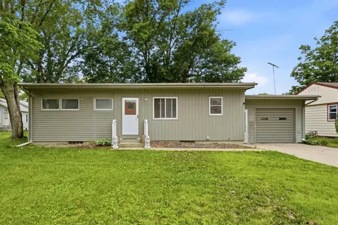 720 SE 4th Street Waverly IA 50677