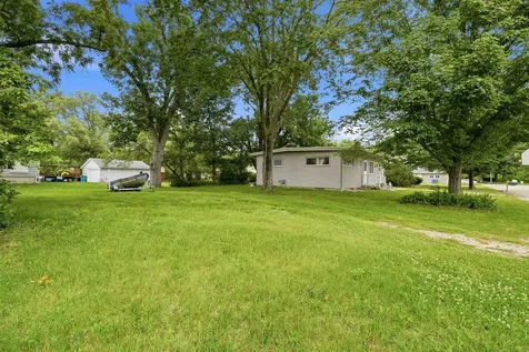 720 SE 4th Street Waverly IA 50677