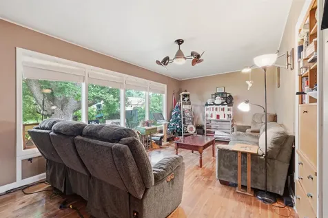 720 SE 4th Street Waverly IA 50677