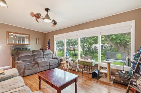 720 SE 4th Street Waverly IA 50677