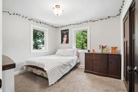 3553 E Shaulis Road Waterloo IA 50702