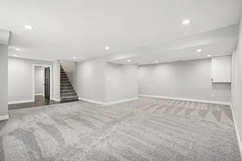 3553 E Shaulis Road Waterloo IA 50702