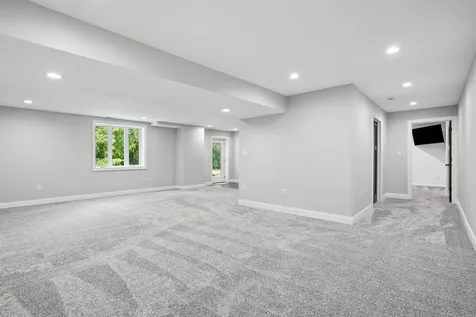 3553 E Shaulis Road Waterloo IA 50702