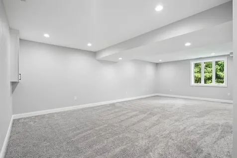 3553 E Shaulis Road Waterloo IA 50702