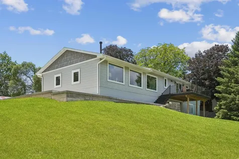 3553 E Shaulis Road Waterloo IA 50702