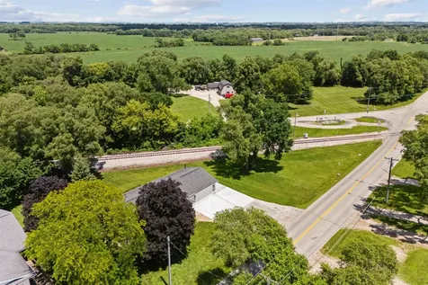 3553 E Shaulis Road Waterloo IA 50702