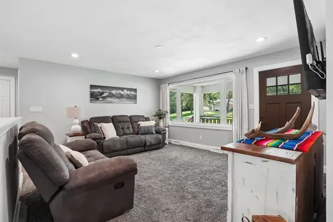 3553 E Shaulis Road Waterloo IA 50702