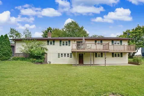 726 8th Avenue NE Oelwein IA 50662