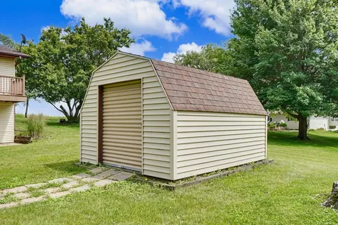 726 8th Avenue NE Oelwein IA 50662