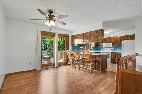 726 8th Avenue NE Oelwein IA 50662