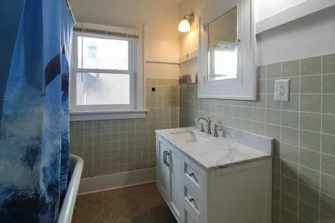 811 G Avenue Grundy Center IA 50638