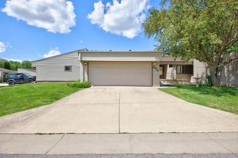 1026 Prairie Meadow Court Waterloo IA 50701
