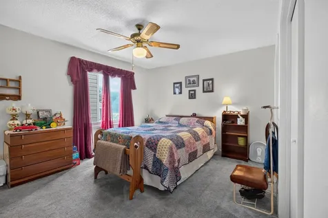 1026 Prairie Meadow Court Waterloo IA 50701