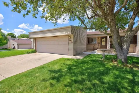 1026 Prairie Meadow Court Waterloo IA 50701