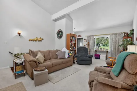 1026 Prairie Meadow Court Waterloo IA 50701
